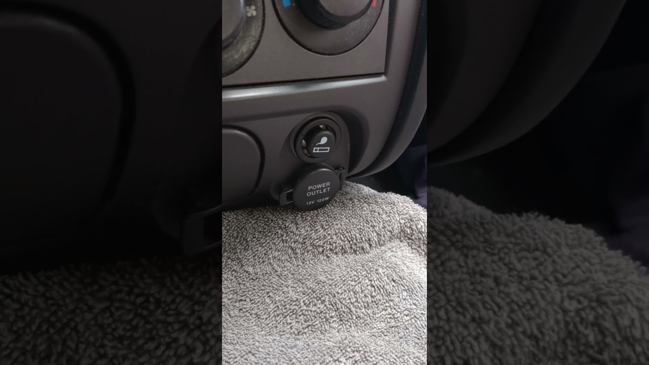 Использование прикуривателя в автомобиле