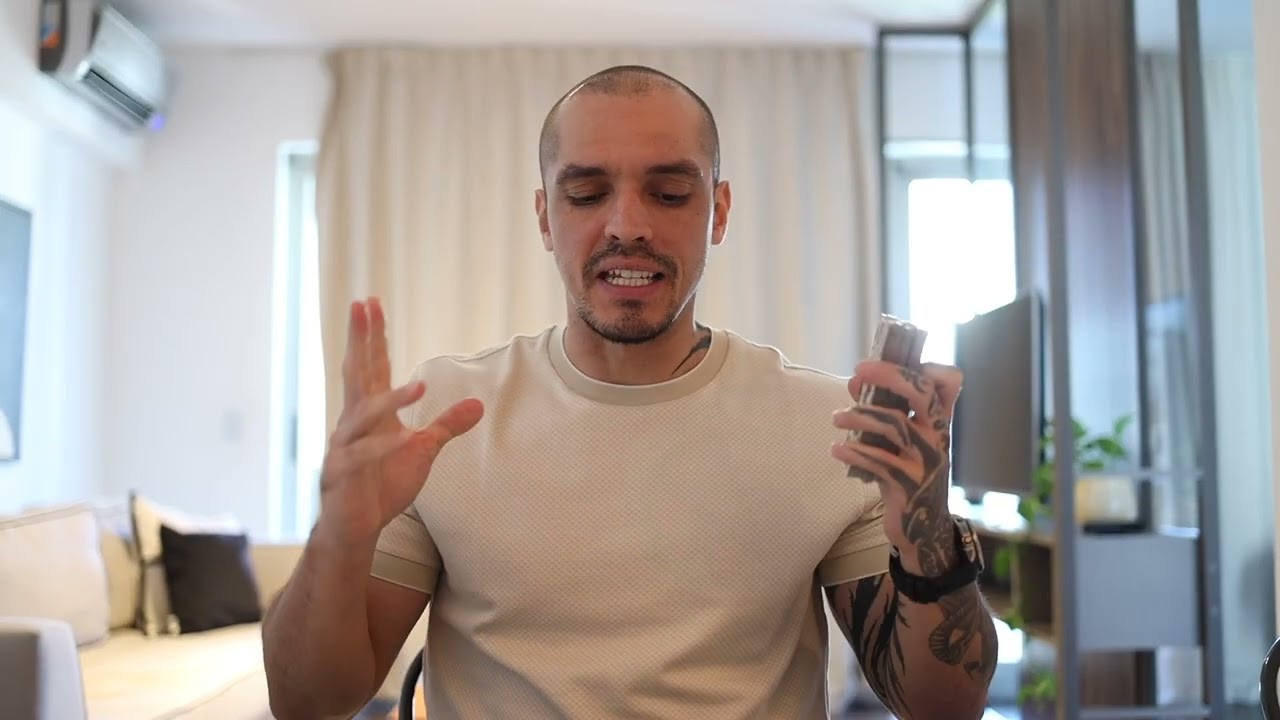 ВОДОЛЕЙ: Ты незаменим&hellip; Так почему же ты действуешь скромно? | Таро 13-19 апреля