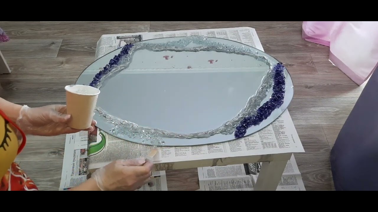 Зеркало эпоксидной смолой. Срез камня аметист.