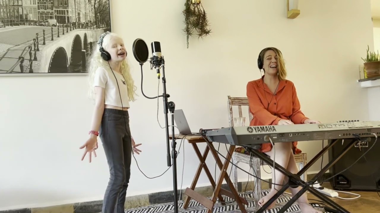 Halo Cover - By Syna Shah & Natalie (vocal coach)
