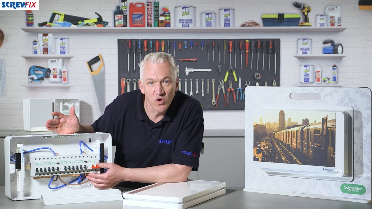Schneider Electric Easy9+ | Screwfix