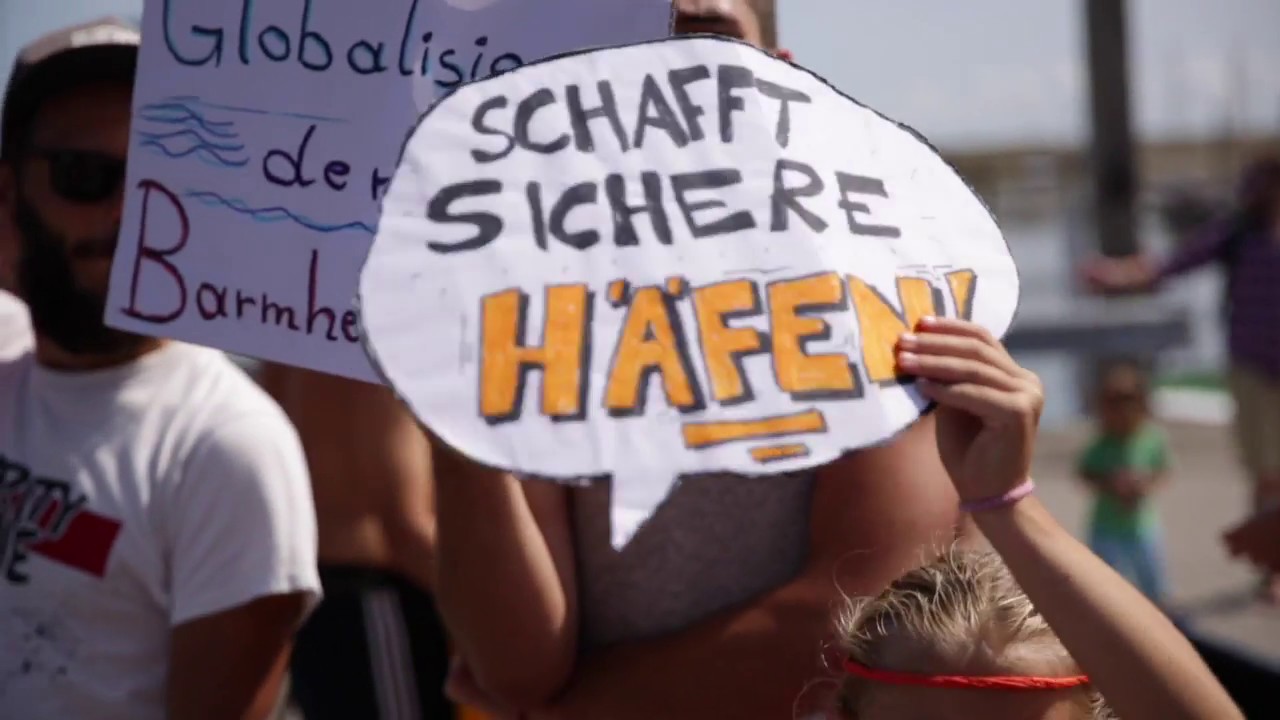 SEEBRÜCKE SPIEKEROOG - Flashmob am Fähranleger
