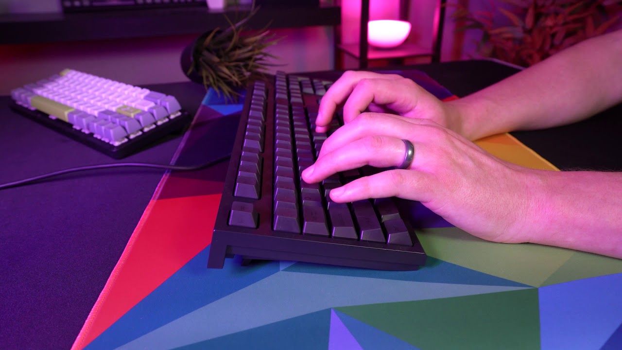 Let These Amazing Sounding Topre Switches Hypnotize You.