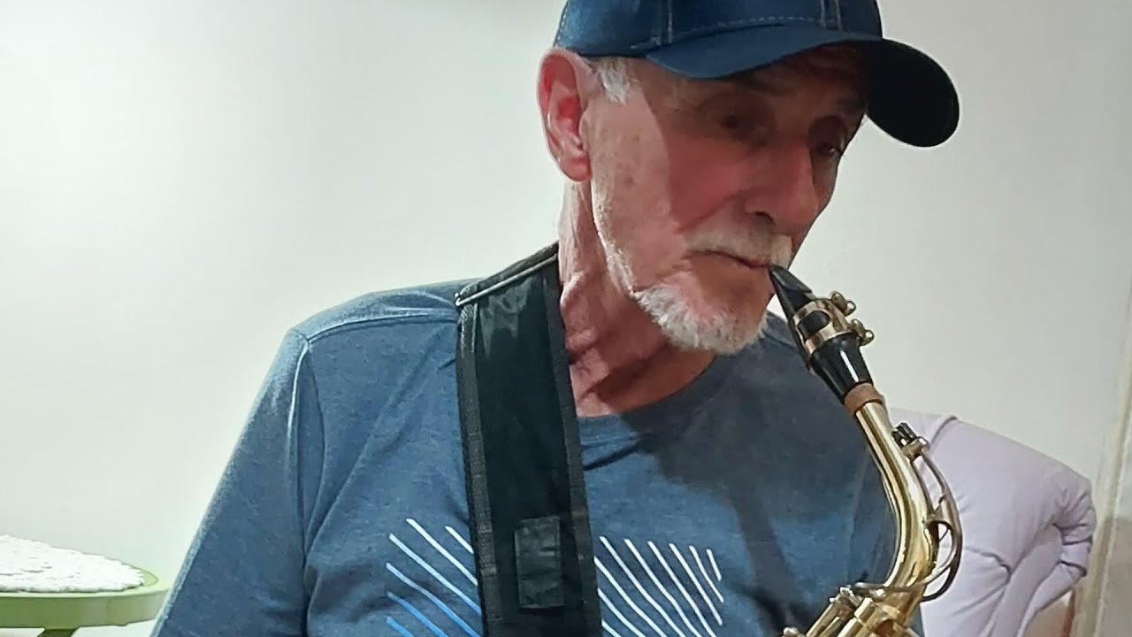 Segura na Mão de Deus (Nelson Monteiro da Mota) - Edson (saxofone)