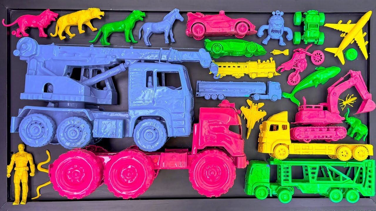 Membersihkan mobil mobilan, mobil monster, truk towing, eksavator, singa, anomali dan truk kontainer