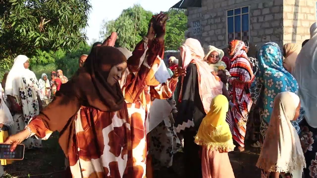 AMOUR WA TAUBA NILIE NAE SASA NI MUUNGWANA QASWIDA PAMBE KULIKO ZOTE