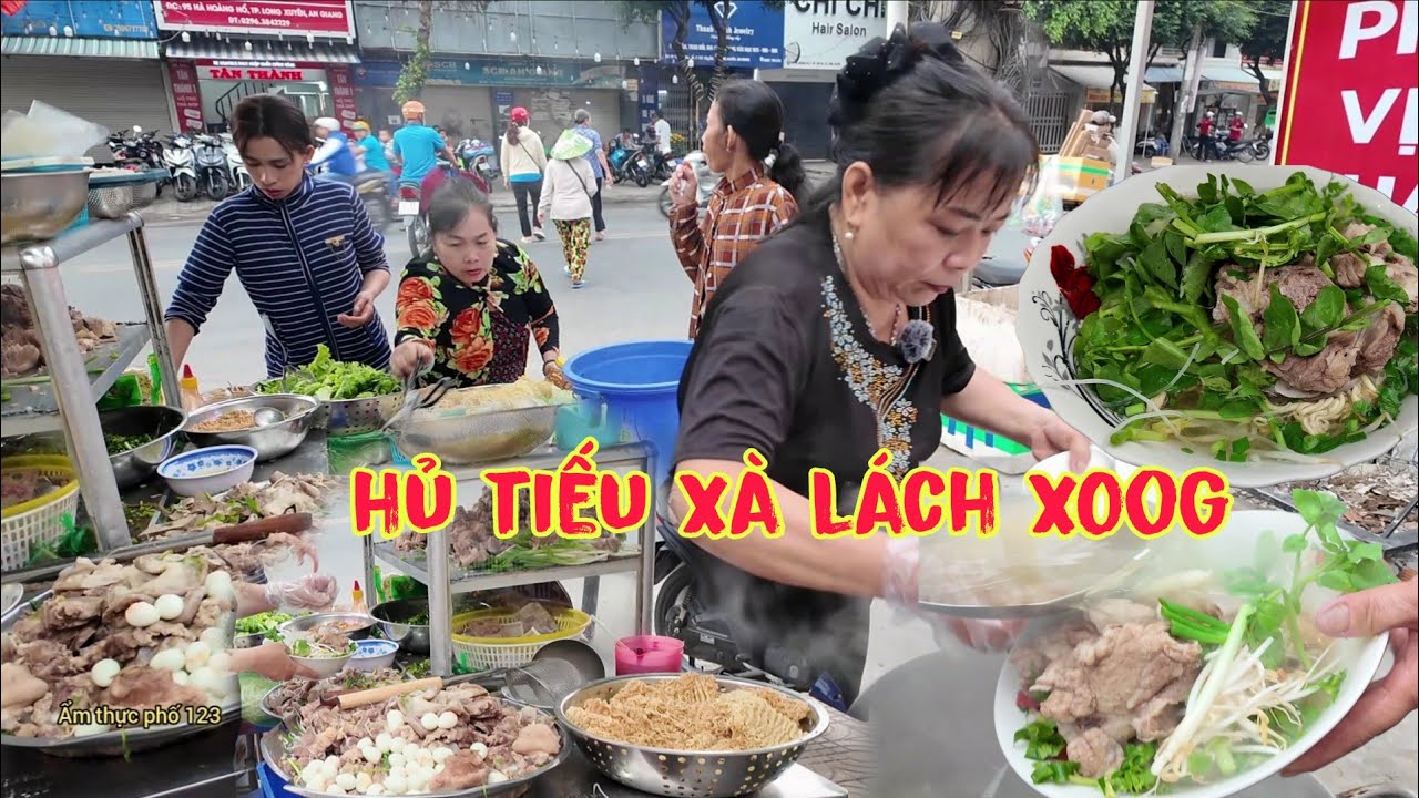 Bất ngờ trước quán hủ tiếu lách xoong dành cho người lao động mạnh ăn mới hết nổi