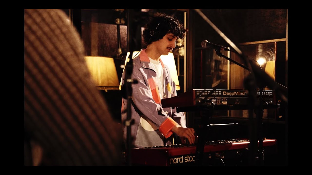 Bleu Couard - Toxic Mask [Live Session @ Midilive]
