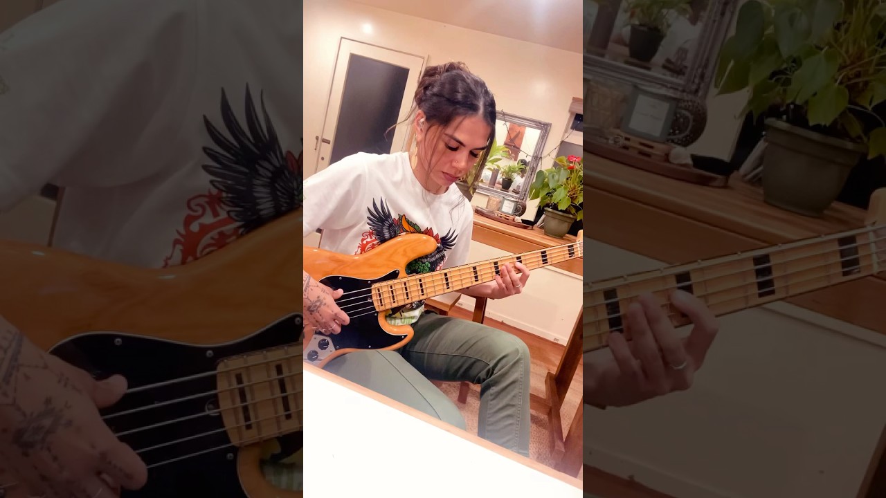 Ivan - Emile Londonien (bass)