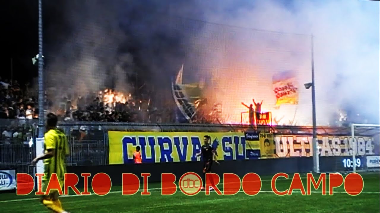 AUDACE CERIGNOLA - messina. Fumogenata Curva Sud... [02-09-23]