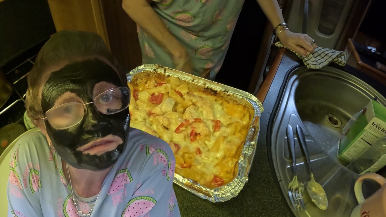 Запеканка из курицы и пасты | Простой рецепт домашней еды