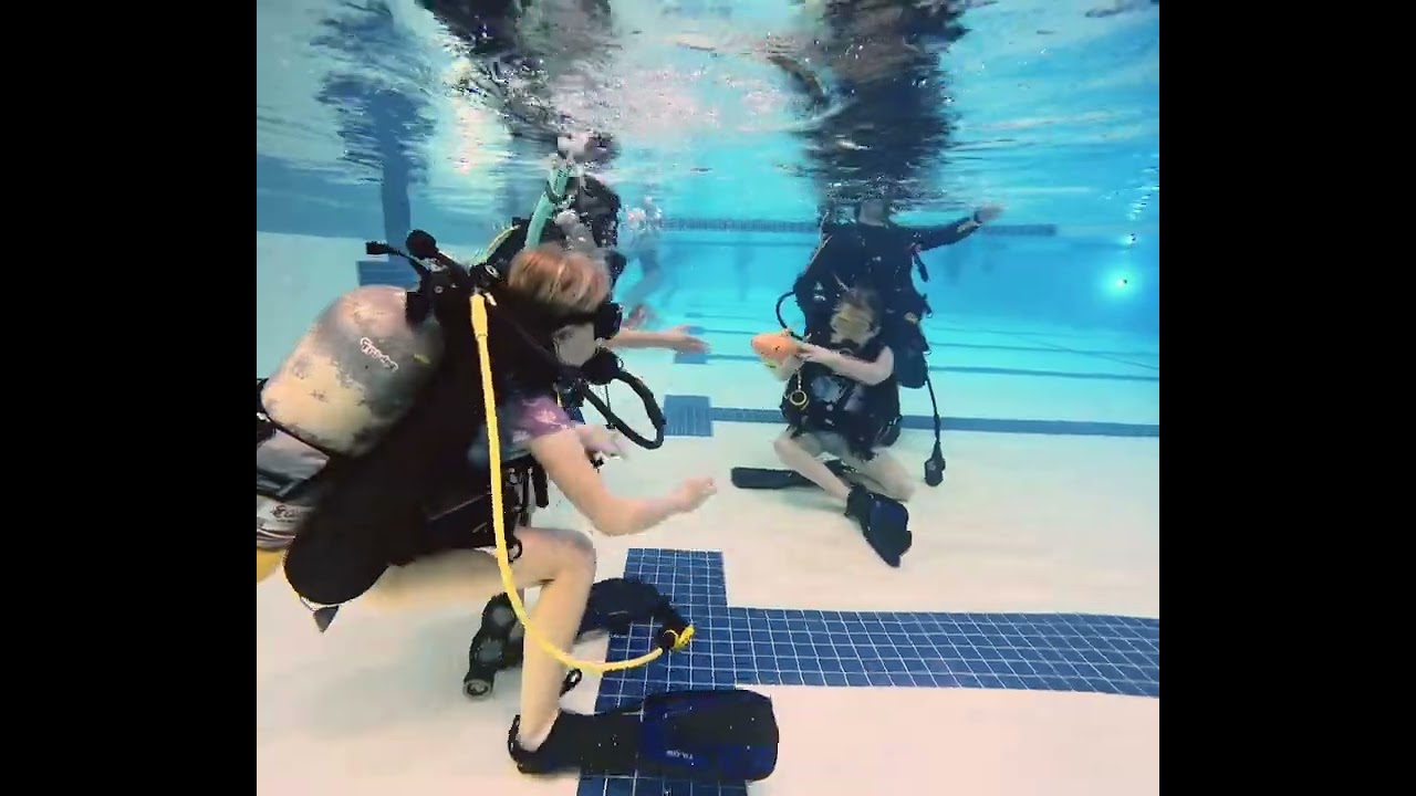 SCDiving | PADI Bubblemakers for Kids 8 & 9 years old to try scuba.