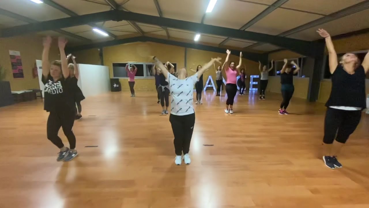 Let’s get loud - Jlo (Latino) ADULTES | Choreography by Maureen