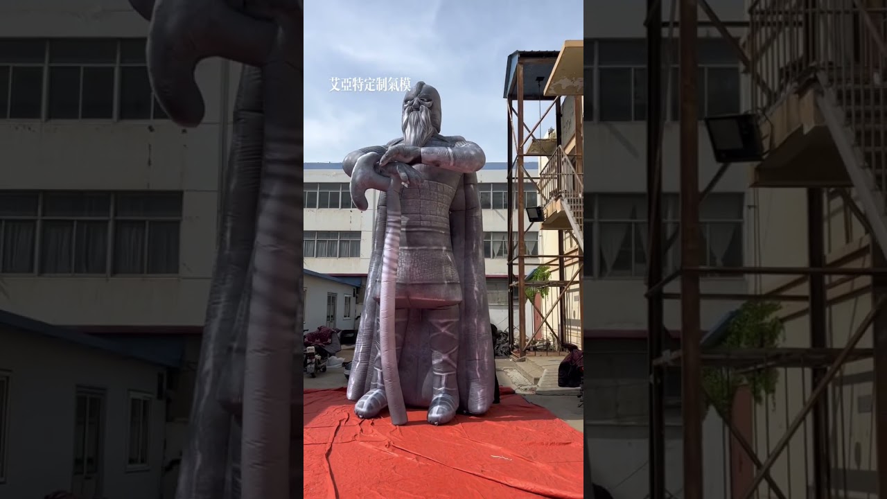 Giant customized advertising inflatable characters