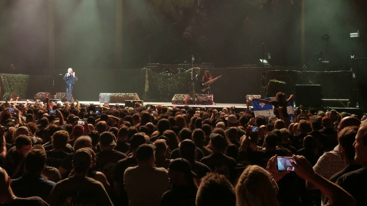 Iron Maiden's Bruce Dickinson speaking French Quebec City