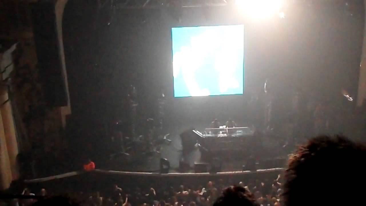 soulwaxmas 2011 brixton 17/12/11 contains mgmt, ace the space 9 is a classic