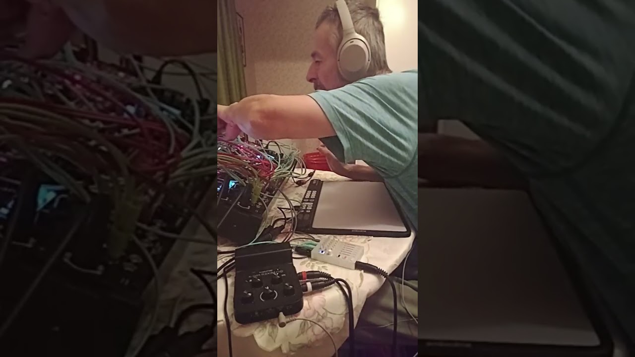 Noodling MAGIC  PSY TRIP TechnoTrance BEBOP / BASS BOP /TRIP- HOP / IDM /CYBERPUNK CHIPTUNE SOUNDS