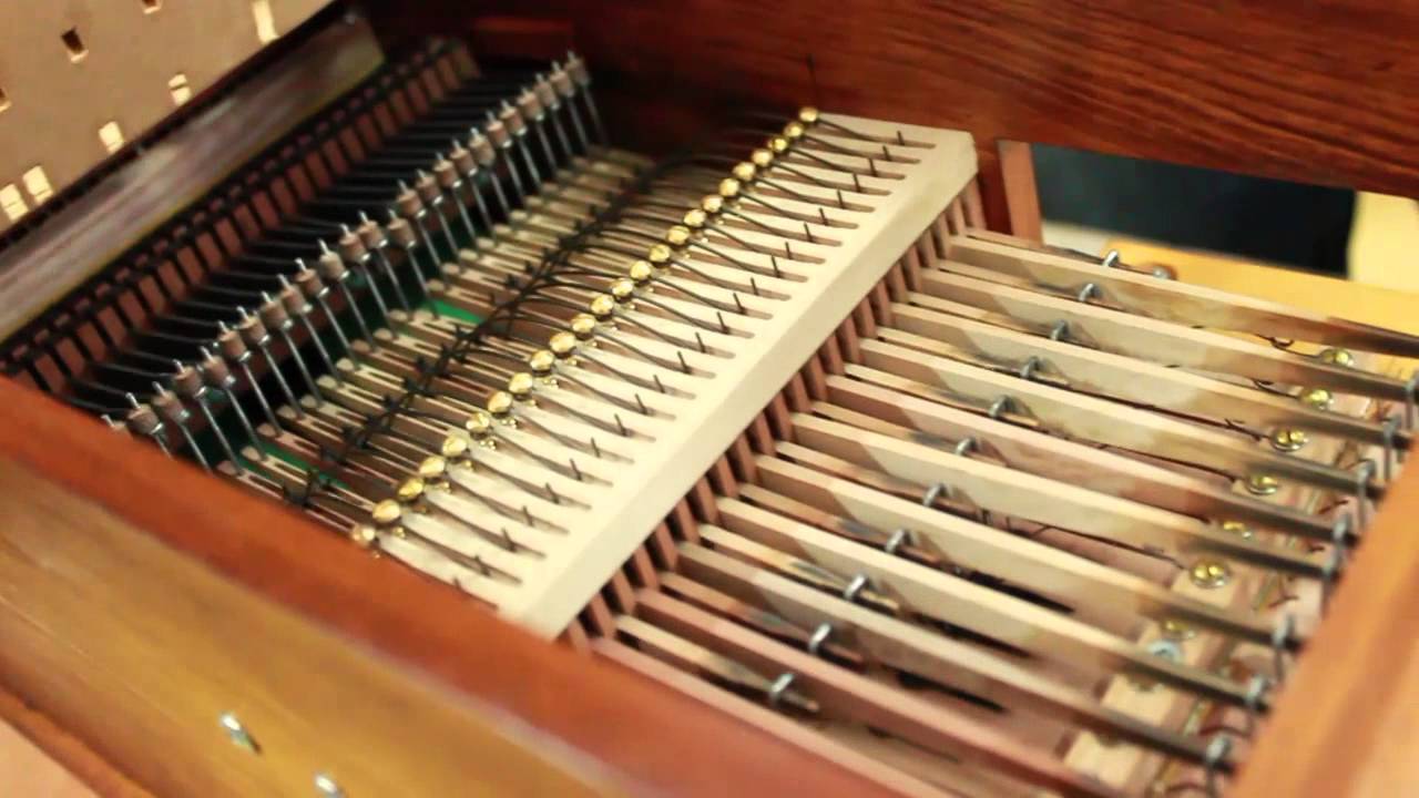 Intérieur d'un orgue de barbarie- Orgues Odin