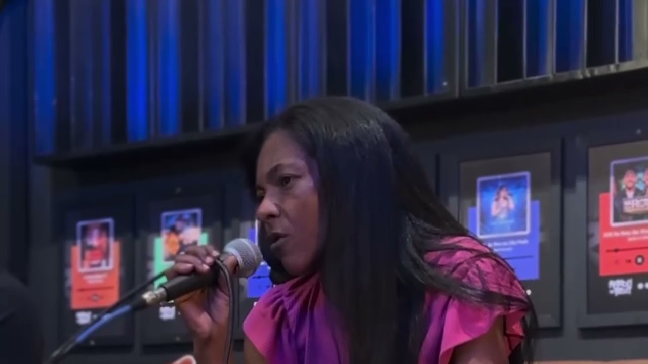 DAMIANA A MULHER QUE SUPERA A VOZ DE PABLO 
