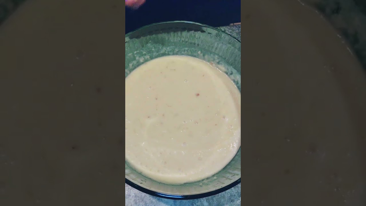 sped up tutorial Sourdough discard banana strawberry chocolate chip bread😋#yummy #homemade #baking 