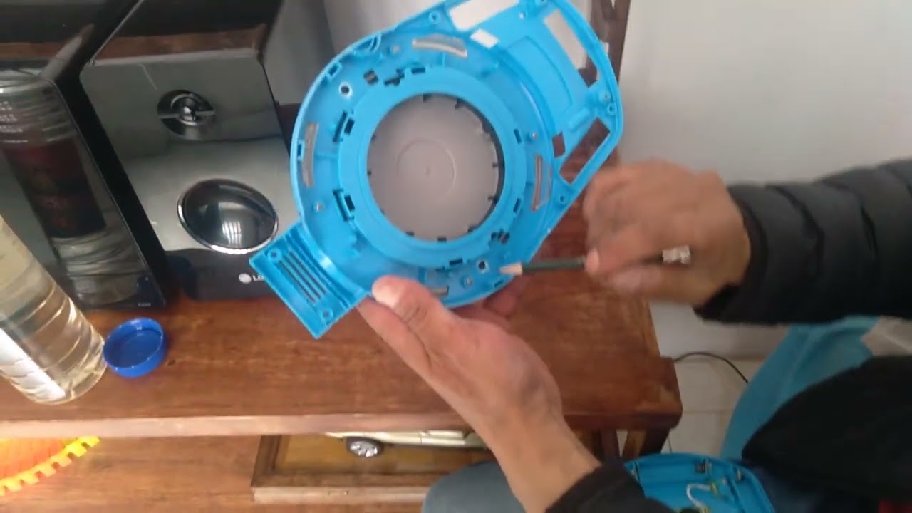 Desarmando bop it beast