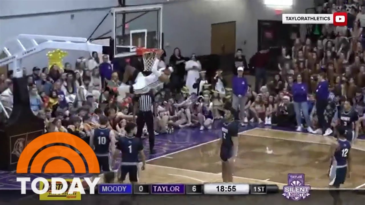 See basketball fans sing ‘Silent Night’ for final minutes of game