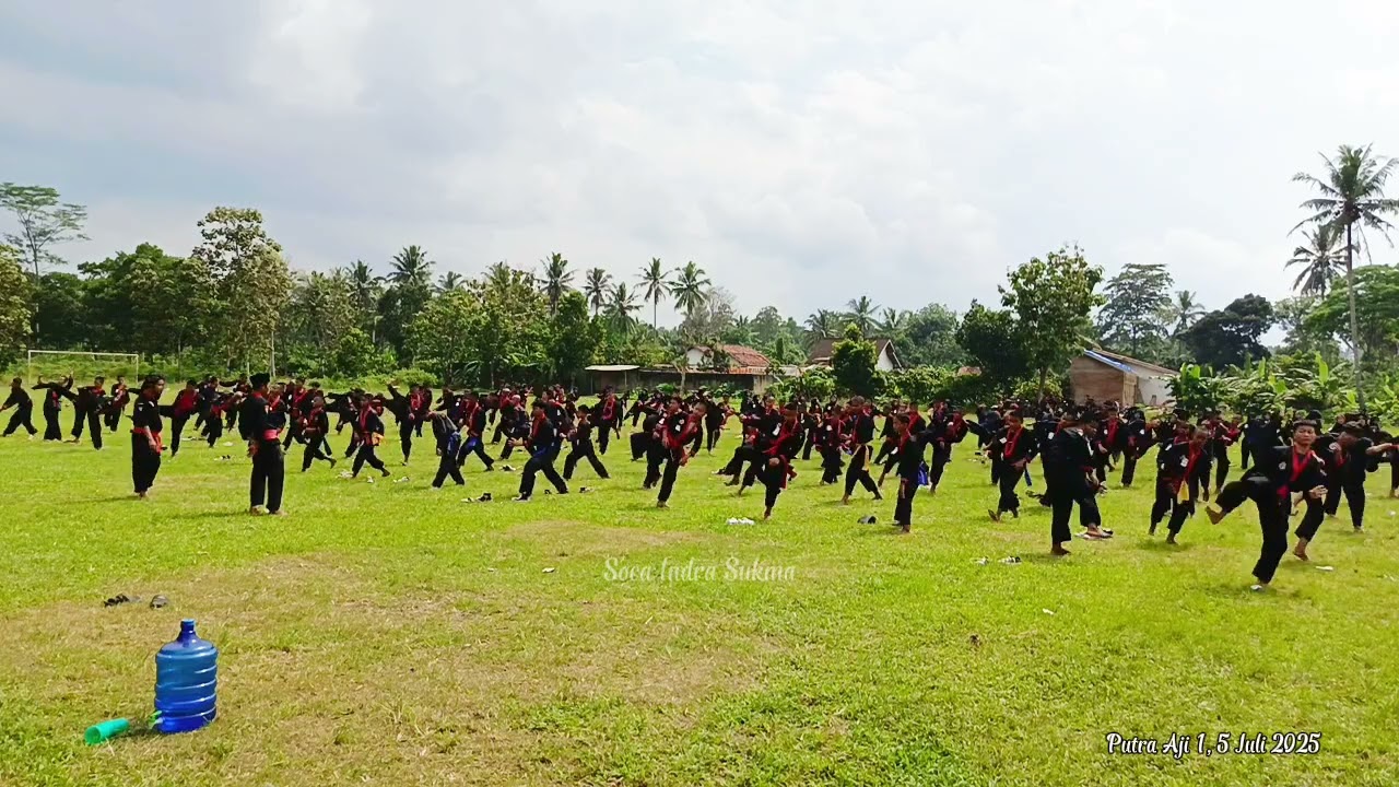 Pemanasan Gerakan Dasar Peserta Ujian Kenaikan Tingkat Akhir Calon Warga PEJUANG SILIWANGI INDONESIA