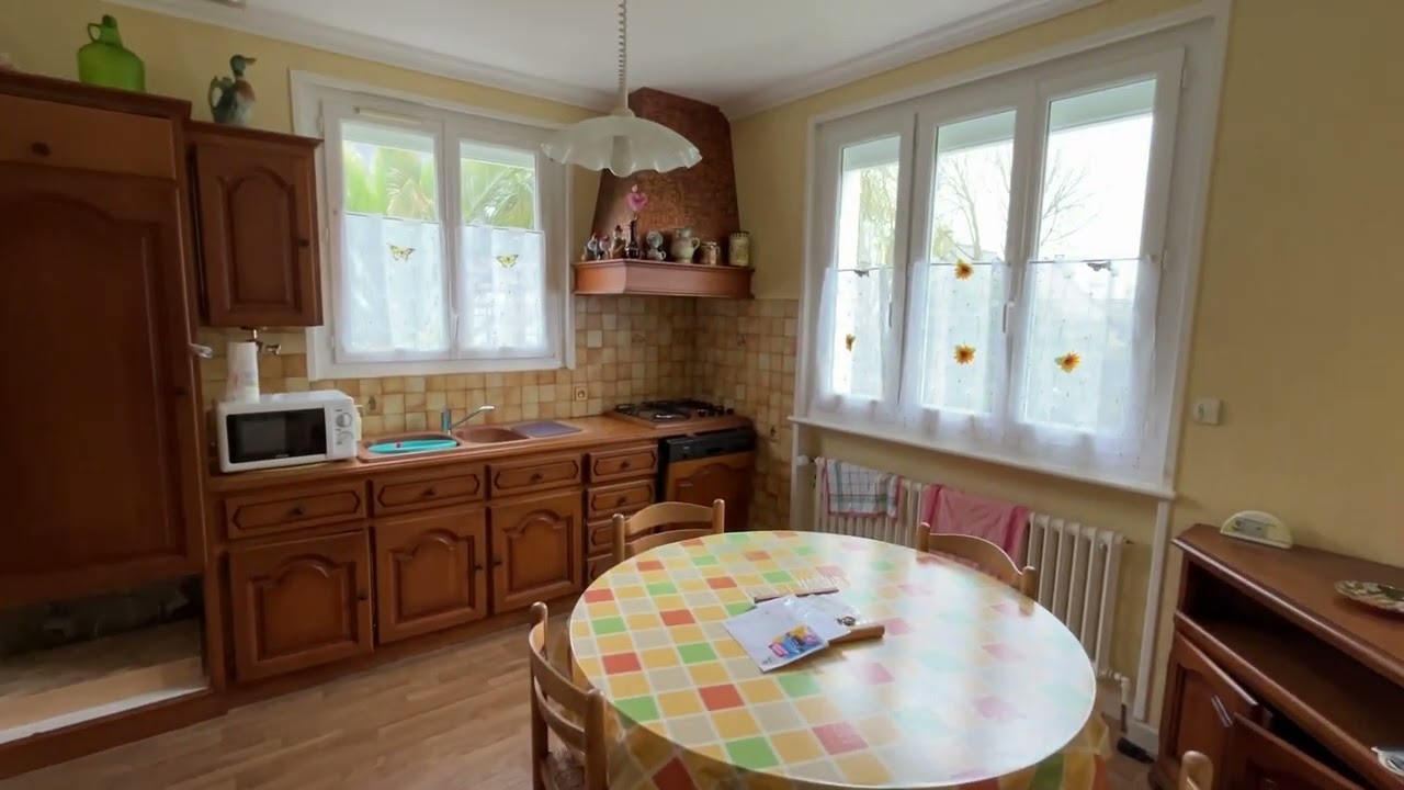 Maison 5 chambres de 1972 à 5km de la mer ST JEAN TROLIMON - B787