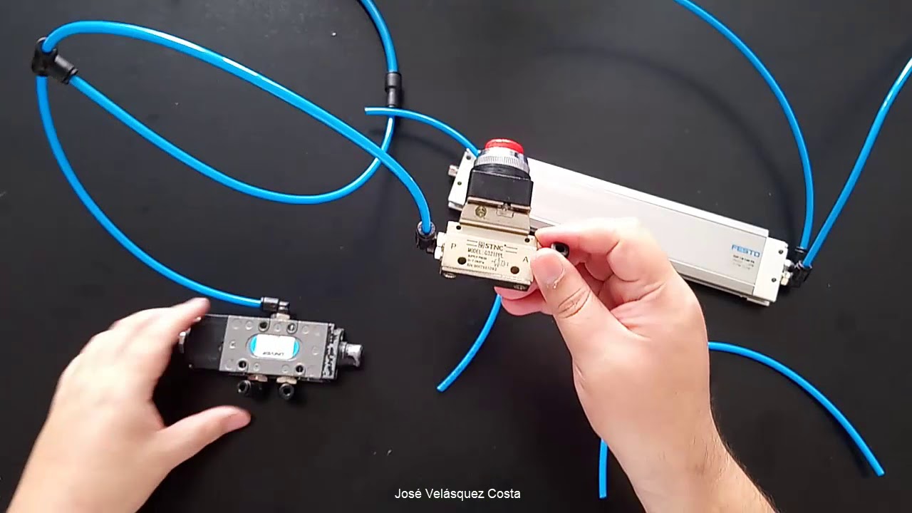 Conexión de componentes a un cilindro de doble efecto
