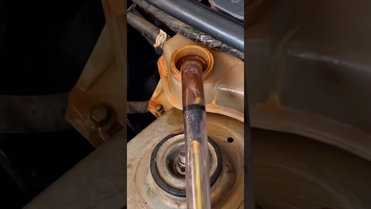 Experienced mechanics do this and no one knows #mechanics #tricks #tips #satisfying  #diy