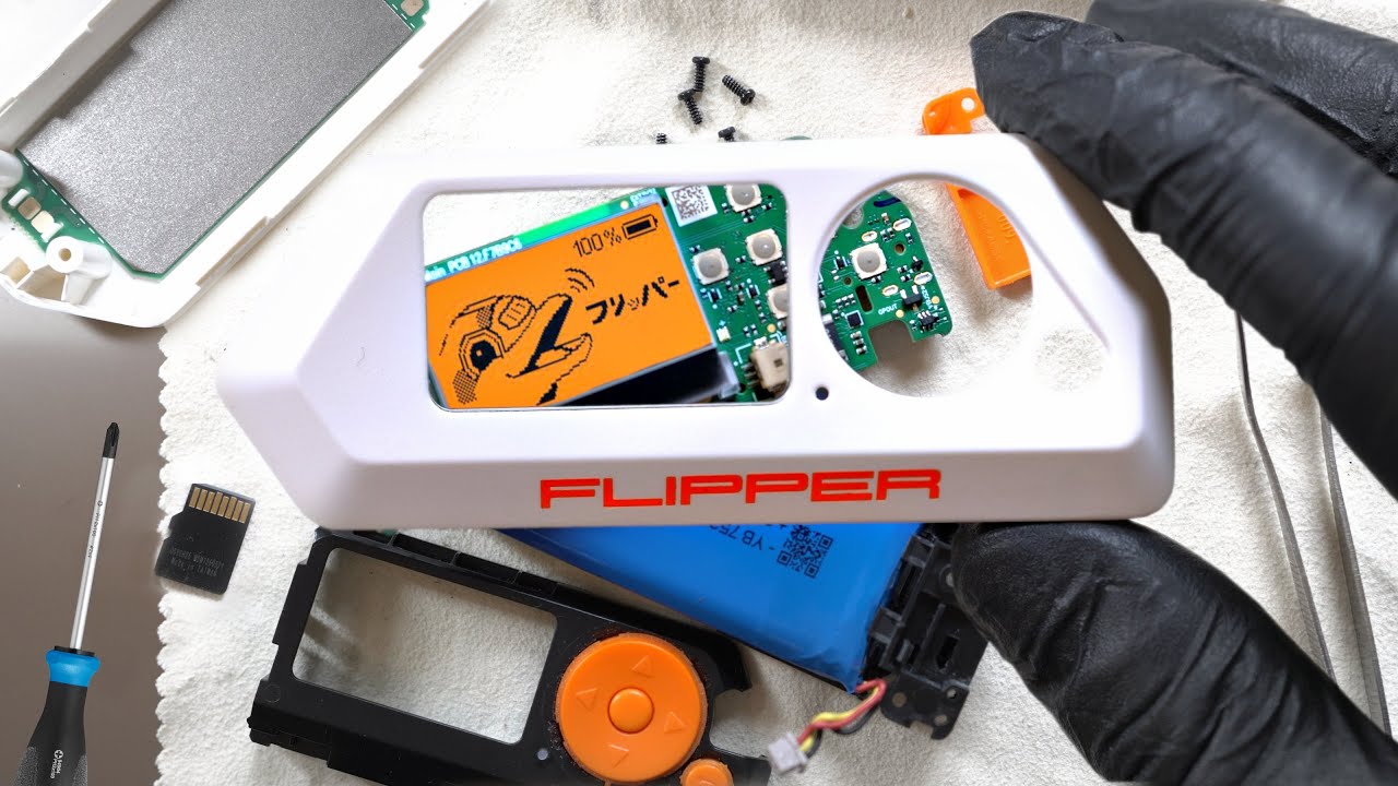 Разборка Flipper Zero &mdash; что внутри хакерского устройства 2023 года?