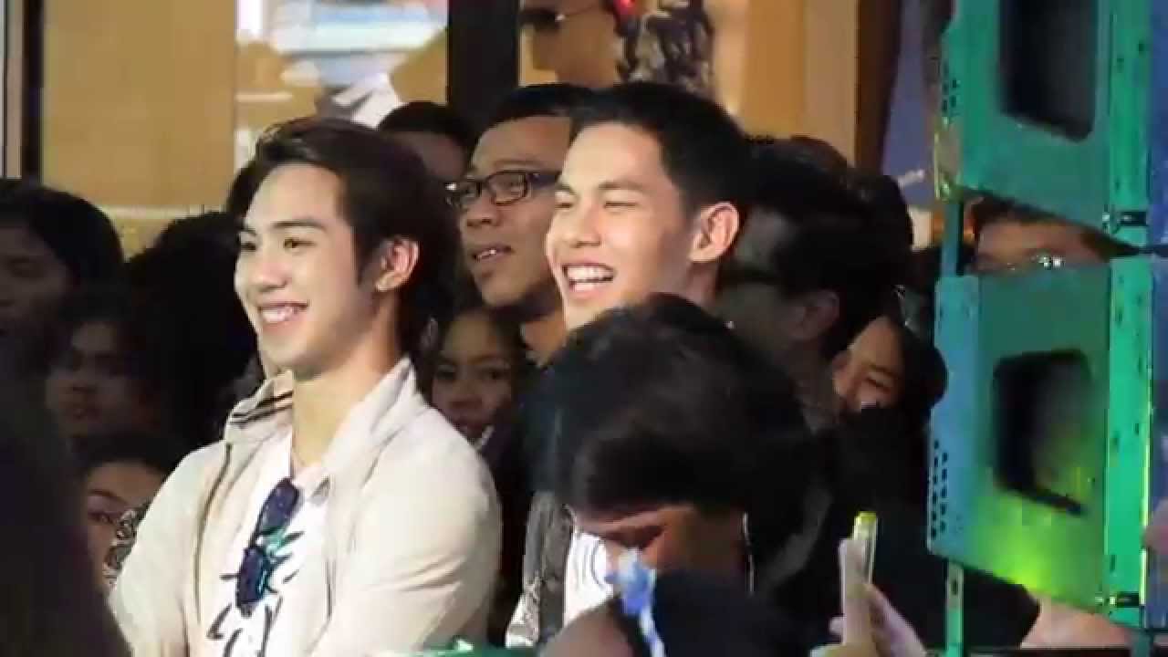 นะนู้บ และเพื่อนๆ ขึ้นไปเต้น #9entertainตะลอนออนแอร์ @CentralPlaZa Rayong #เด็กนะนู้บ #DEKNNANOOB