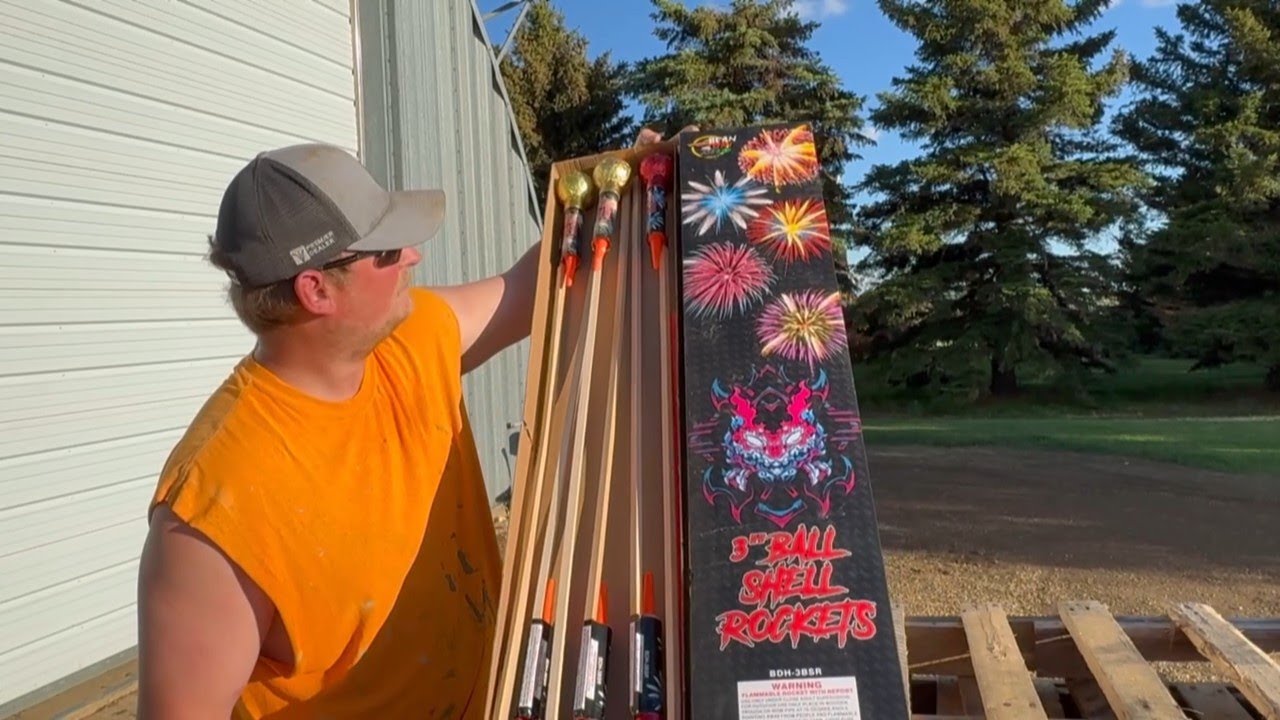 We Found 3 Inch Consumer Salutes Rockets!!!!!😲