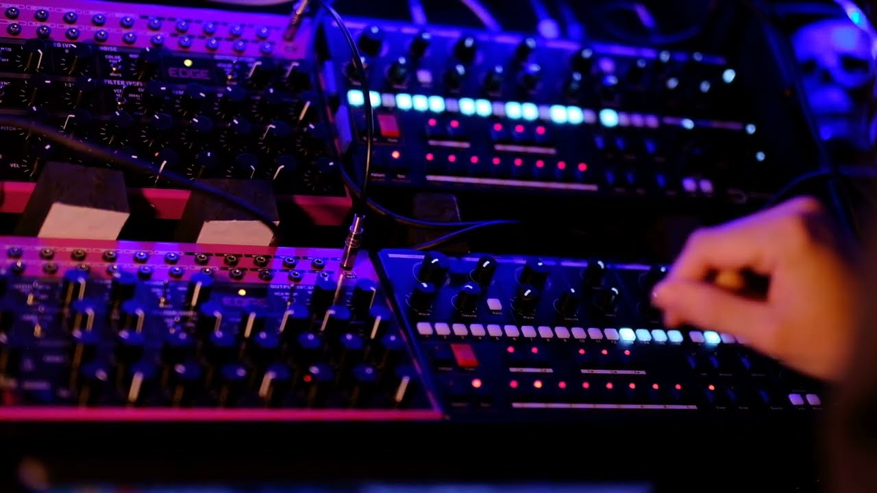 Behringer Edge x2 in deep sound session