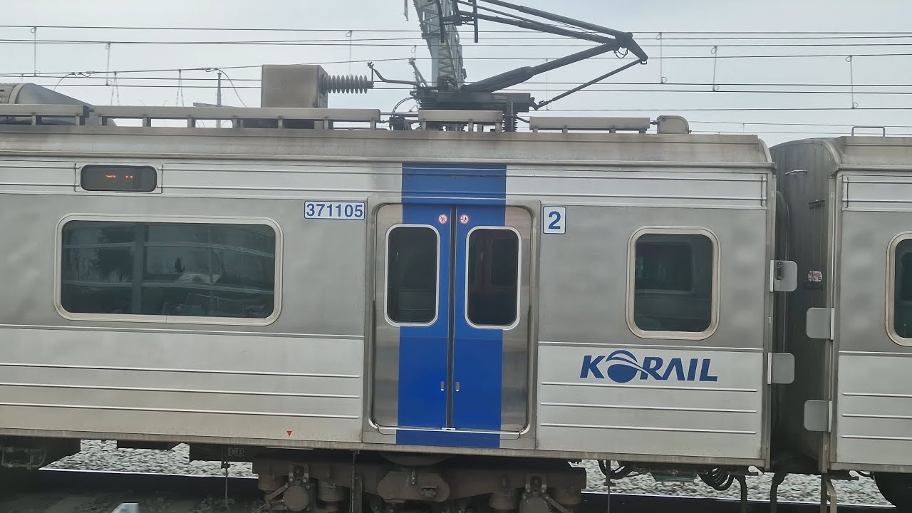 경의중앙선 전동차와 경강선 전동열차의 레이스