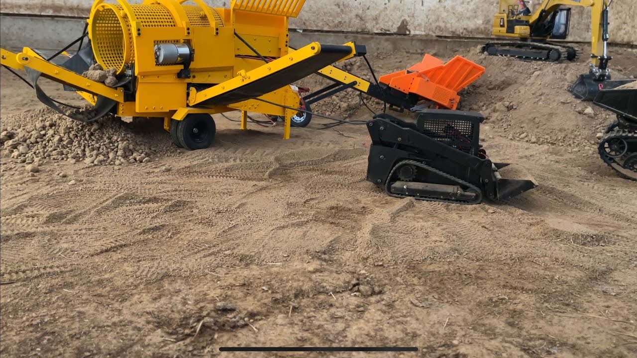 3D Printed 1/14 RC Skid Loader Testing and Cleaning Up the Site