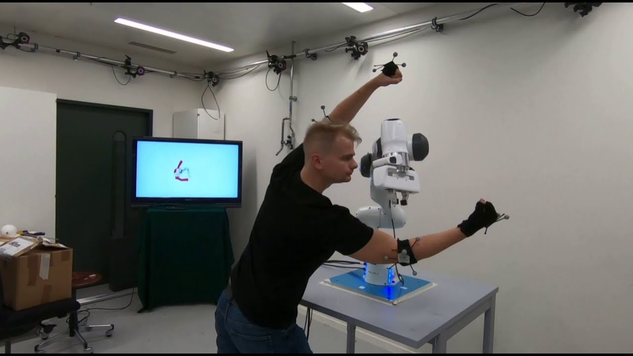 Reactive Collision-Free Motion Generation in Joint Space via Dynamical Systems and MPC (MPPI)