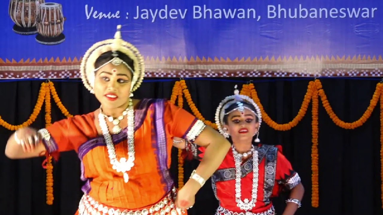ODISSI PERFORMANCE (ABHINAYA: KI SOBHA GO KUNJE)