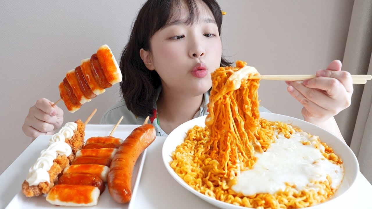모짜렐라 치즈 올린 신라면 투움바 먹방🧡꾸덕하게 치즈랑 섞어먹기🧀(ft.소떡소떡,소세지,후라이드꼬치) REALSOUND MUKBANG | Shin Ramyun :D