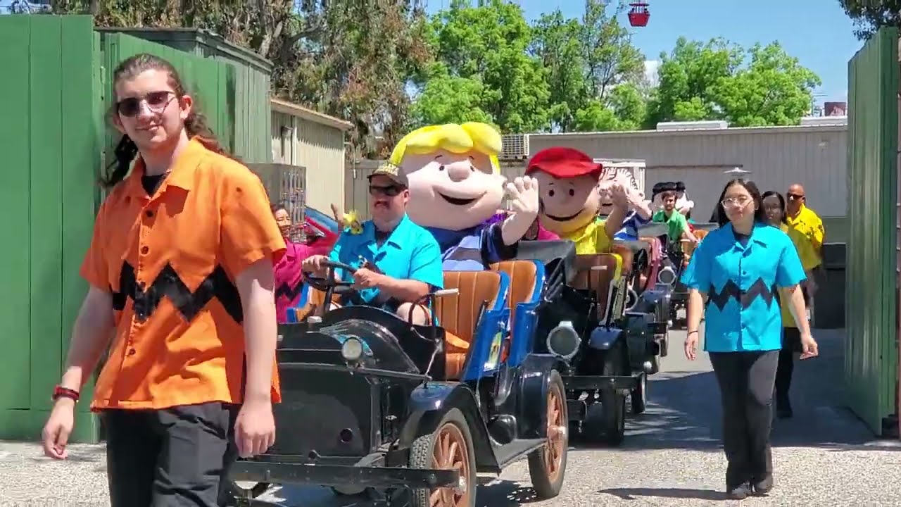 Peanuts on the Go (Character Cavalcade) Final Show | April 28, 2024 1pm | California's Great America