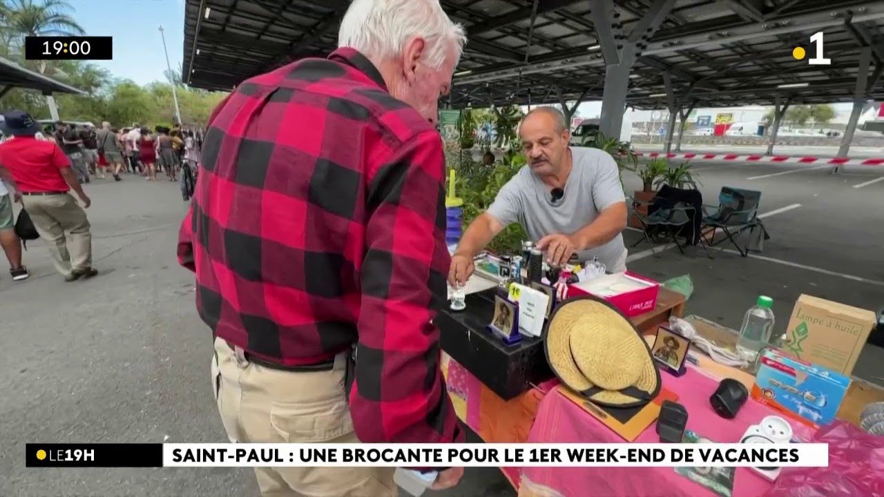 En ce dimanche de vacances scolaires, la brocante a fait office de sortie pour certaines familles.