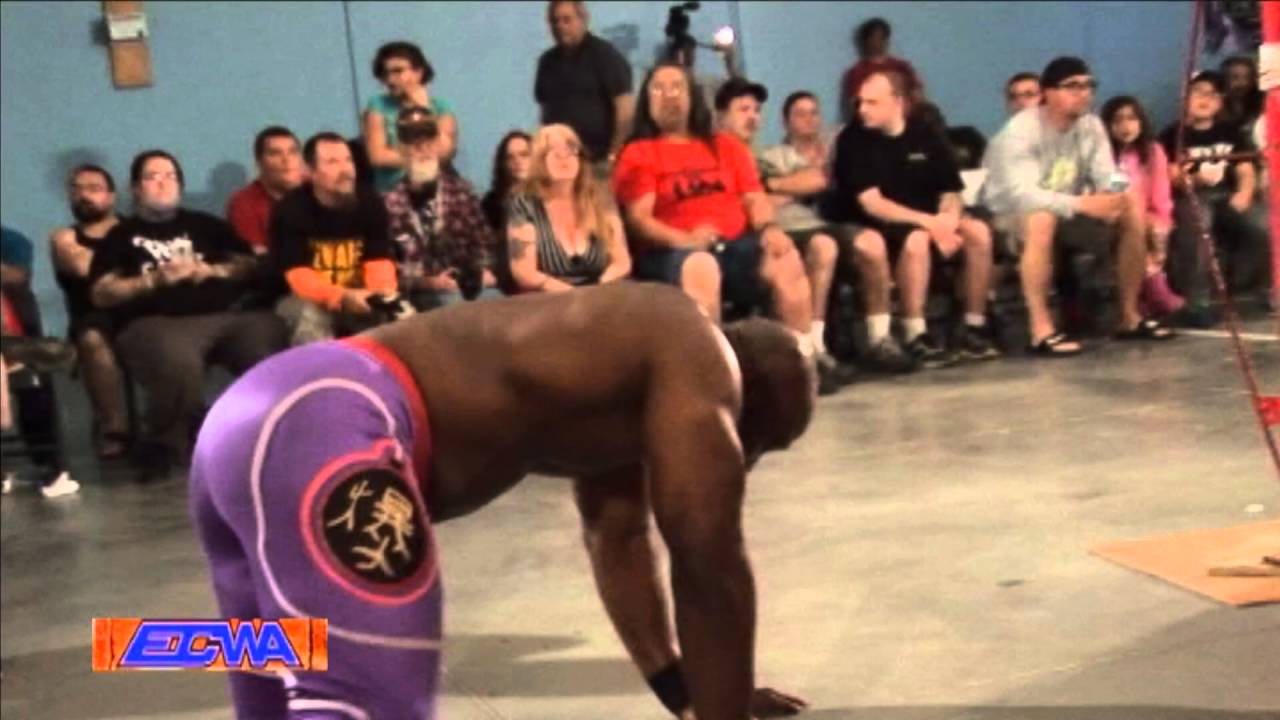 Napalm Bomb vs  John Skyler