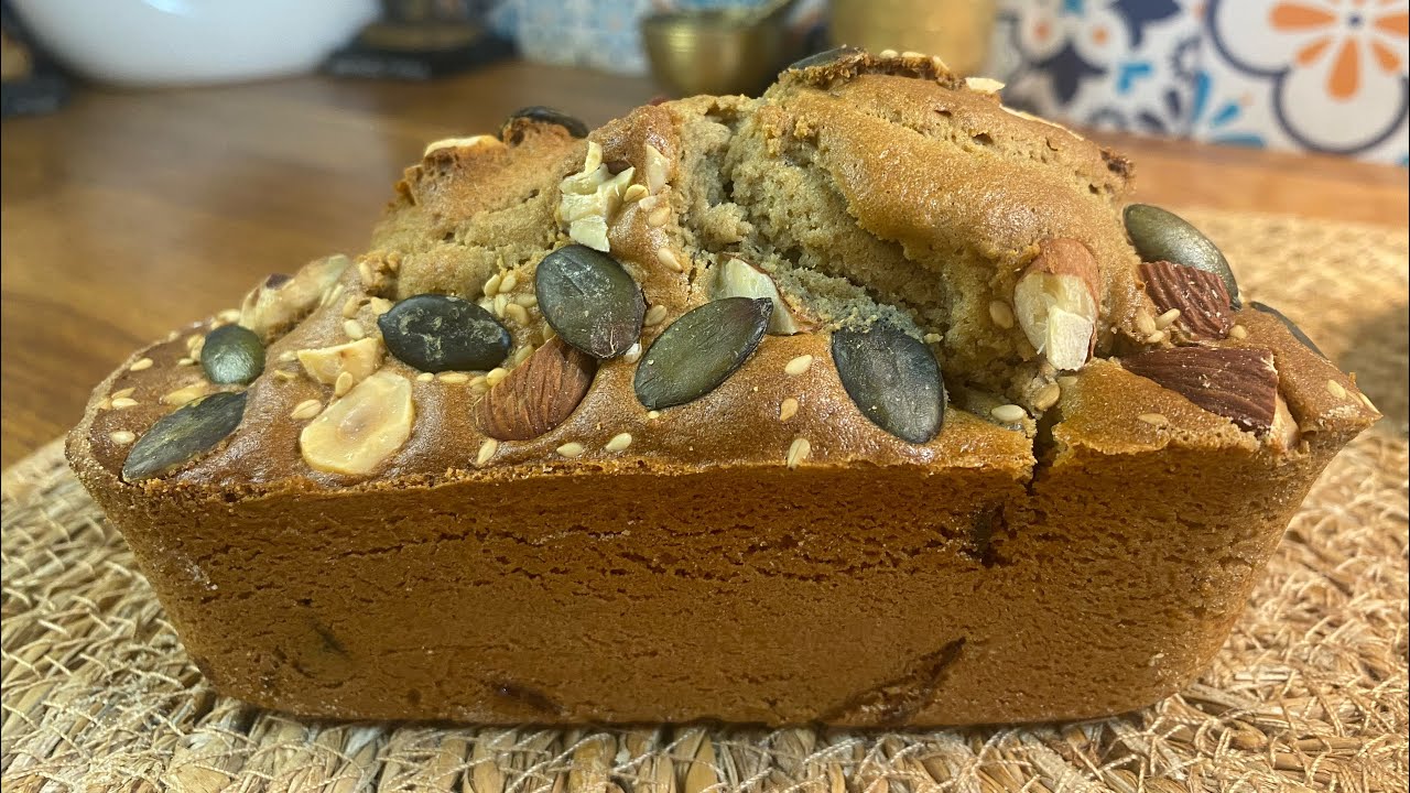 CAKE SORGHO AUX DATTES ET FRUITS SECS. CUISINE MALIYA. كيكة الدرع بالفواكه و التمر 