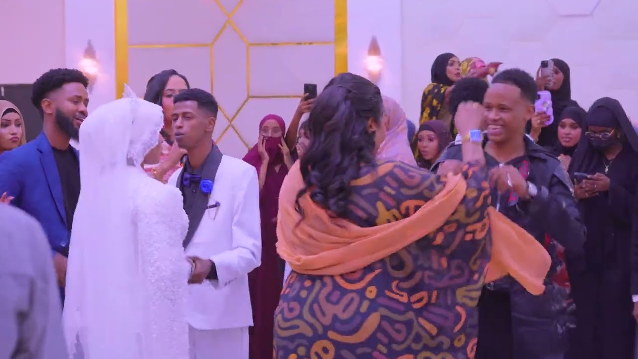 MISS XIIS MASH UP AROOSKII SALAH IYO SIHAAM 2025