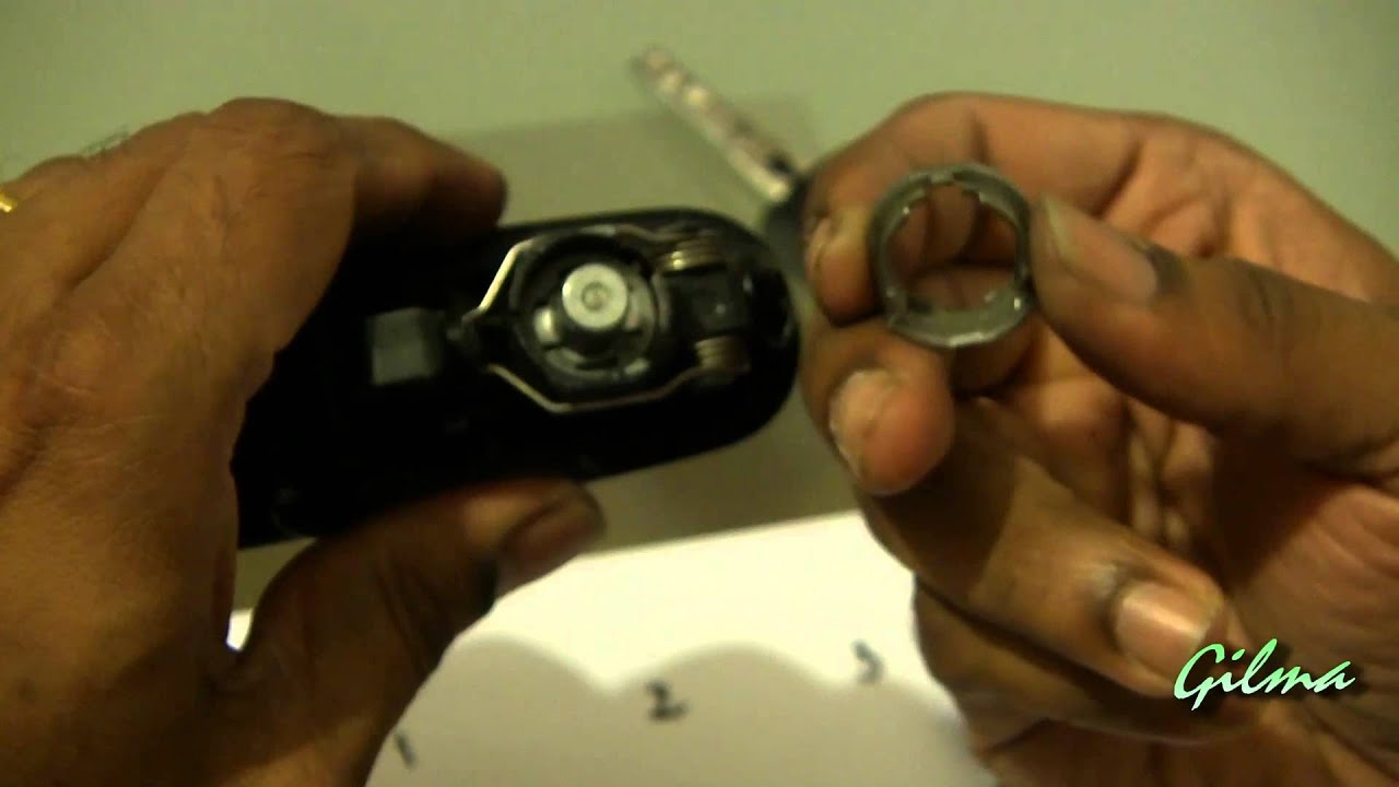 Volkswagen Polo 2001 door lock assembly - Remontage de serrure de porte