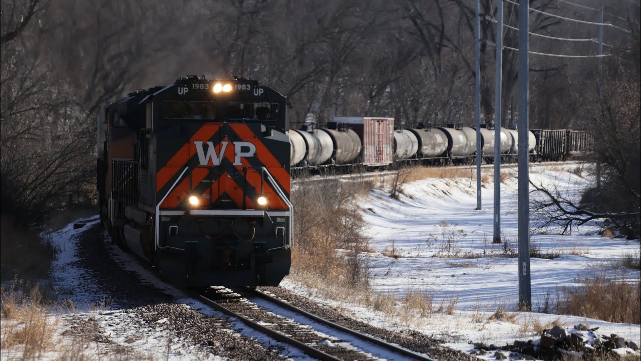 UP 1983 leads North MHOSS thru Faribault, MN - 1/31/2026