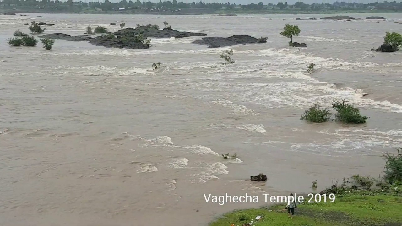 Vaghecha mandir Tapi river water level  at Vaghecha Temple Mandir
