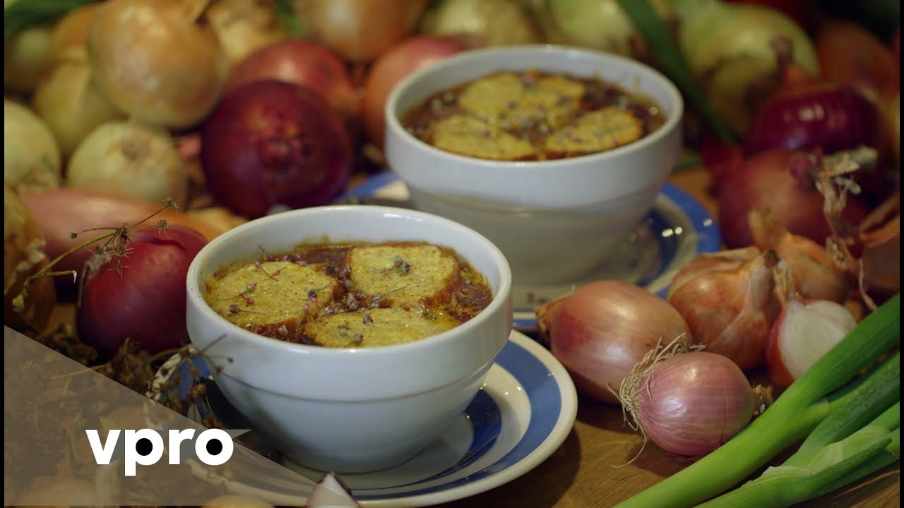 Recept: Friese uiensoep (Sipelsop) uit Koken met Van Boven