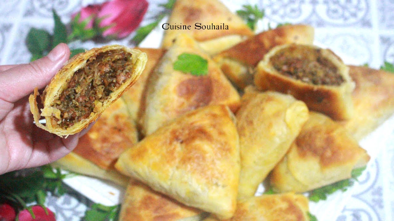 بدون ورقة البسطيلة وبهاذ الحشوة غادي تبرعيهم بريوات مالحين مورقين ومقرمشين