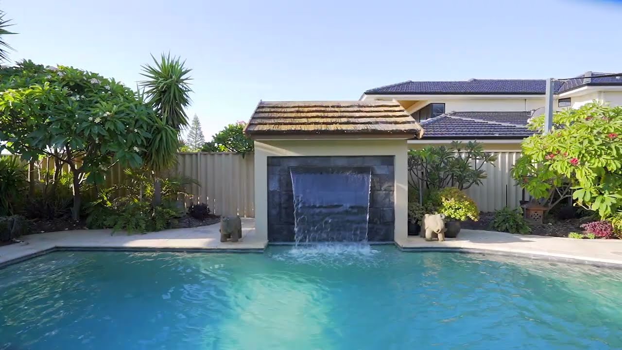 RESORT COASTAL LIVING